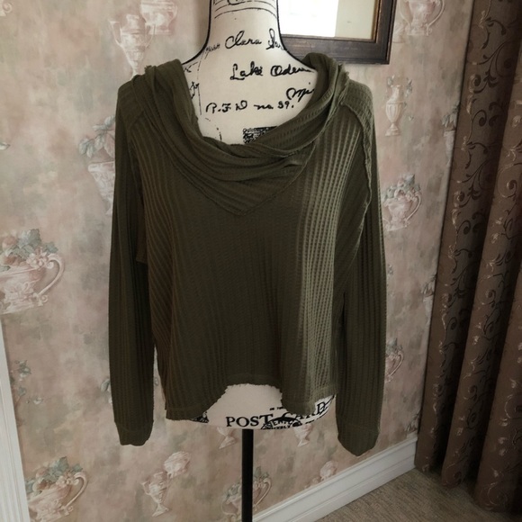 ✅CLEARANCE FREE PEOPLE WILDCAT THERMAL TEE NWT - Picture 2 of 4